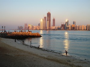 Gulf banks draw expats
